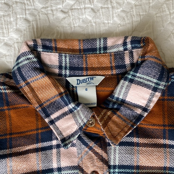 Duluth Trading Flannel, SM, NWT - Picture 4 of 7
